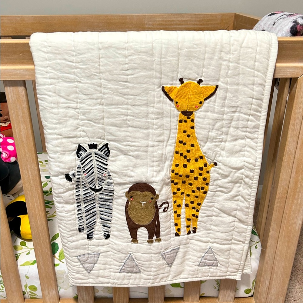Crate and Barrel Crate Kids Nursery Animals Quilt